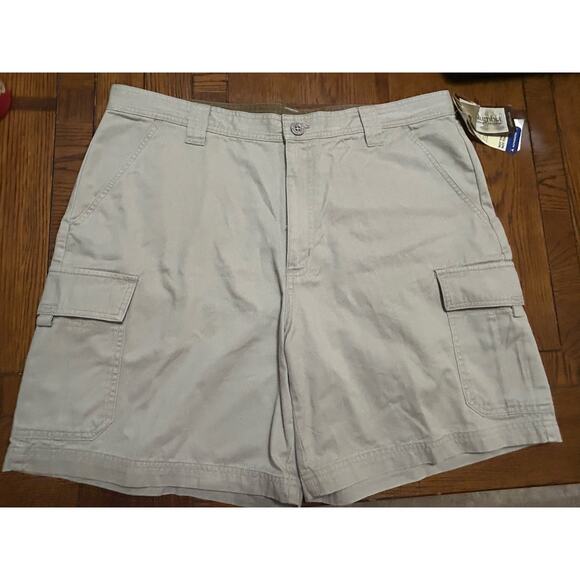 Columbia Cargo Shorts - Picture 4 of 10